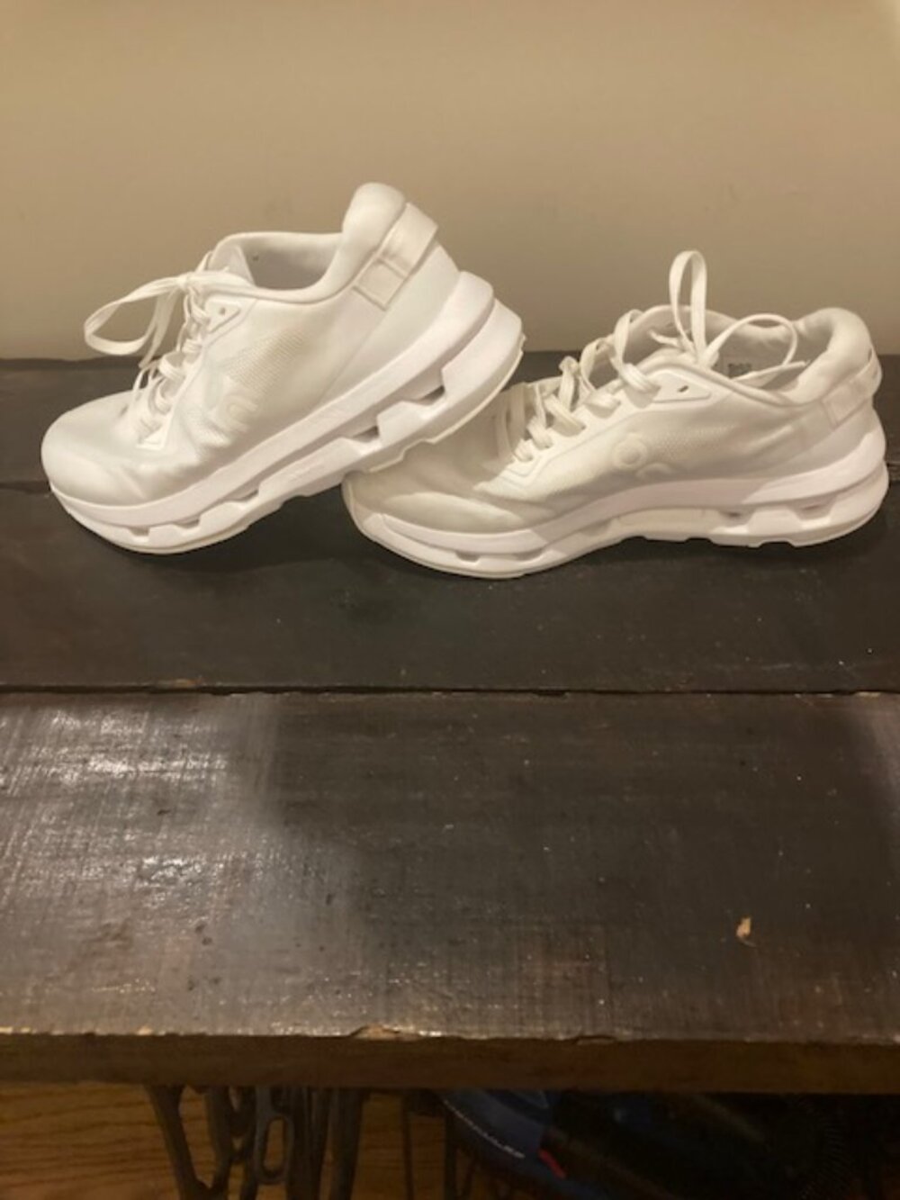 womens on sneakers - Picture 2 of 9